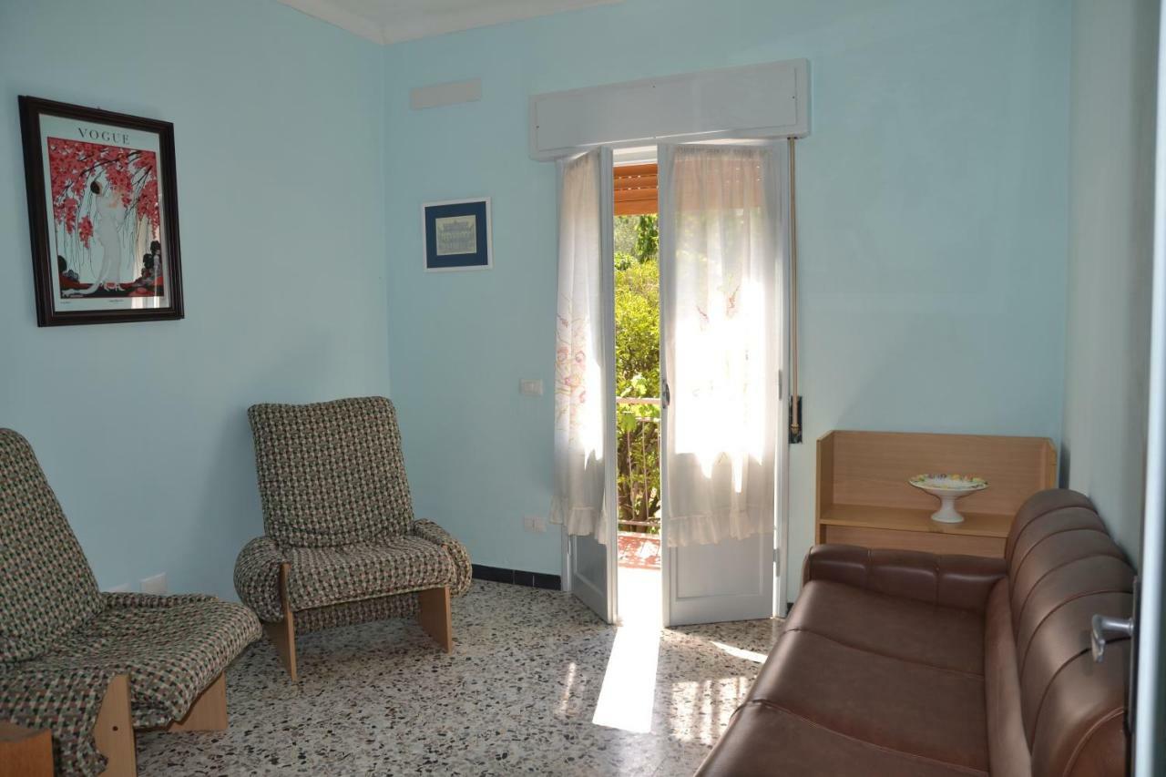 Apartamento La Casa Del Prussiano Diano Castello Exterior foto